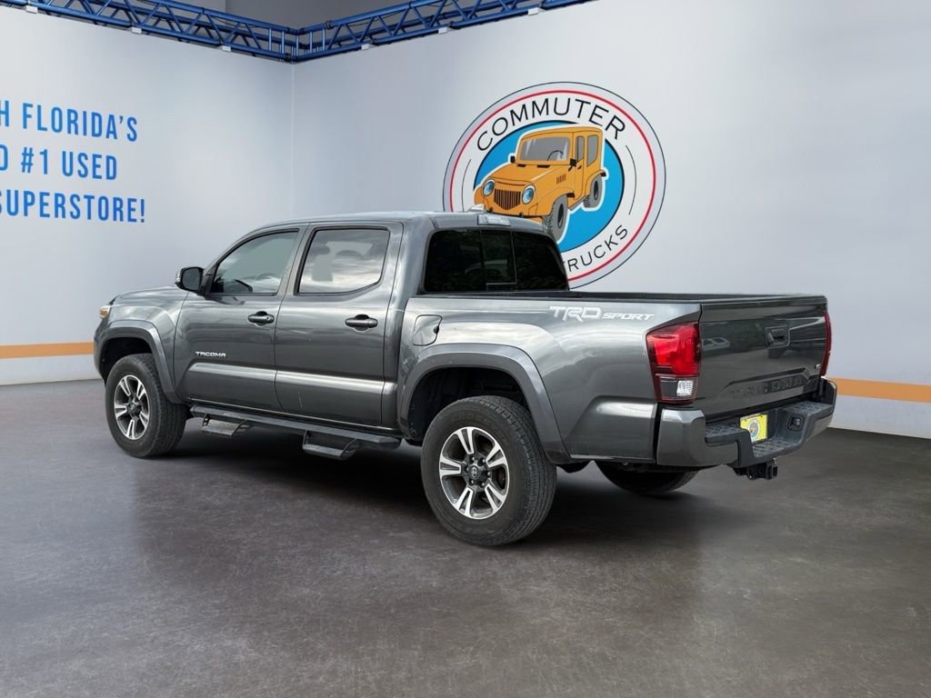 Used 2018 Toyota Tacoma TRD Sport image 4