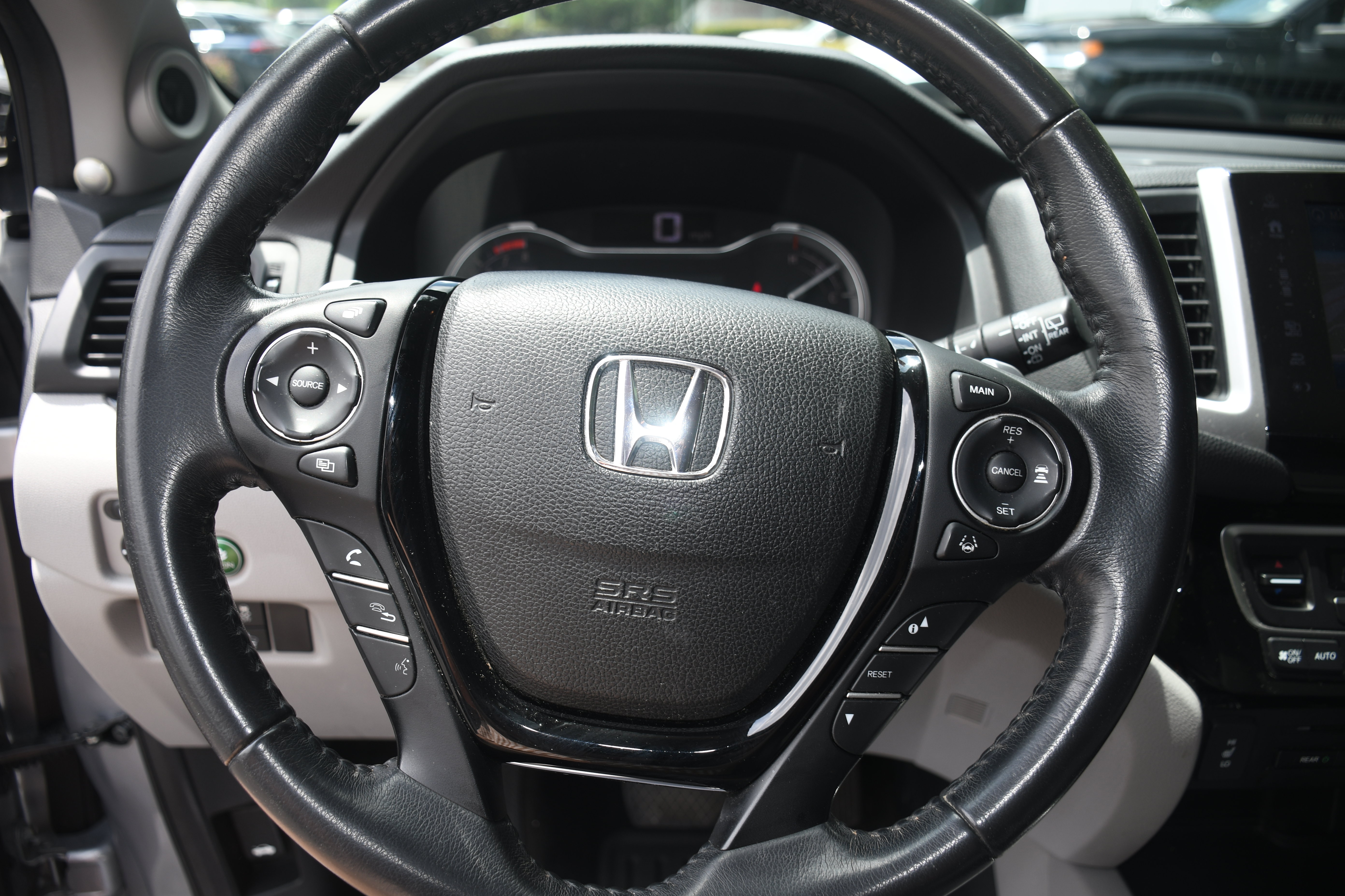 Used 2017 Honda Pilot Touring image 14