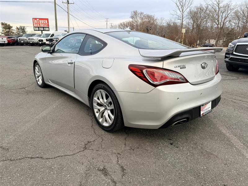 Used 2013 Hyundai Genesis 3.8 image 7