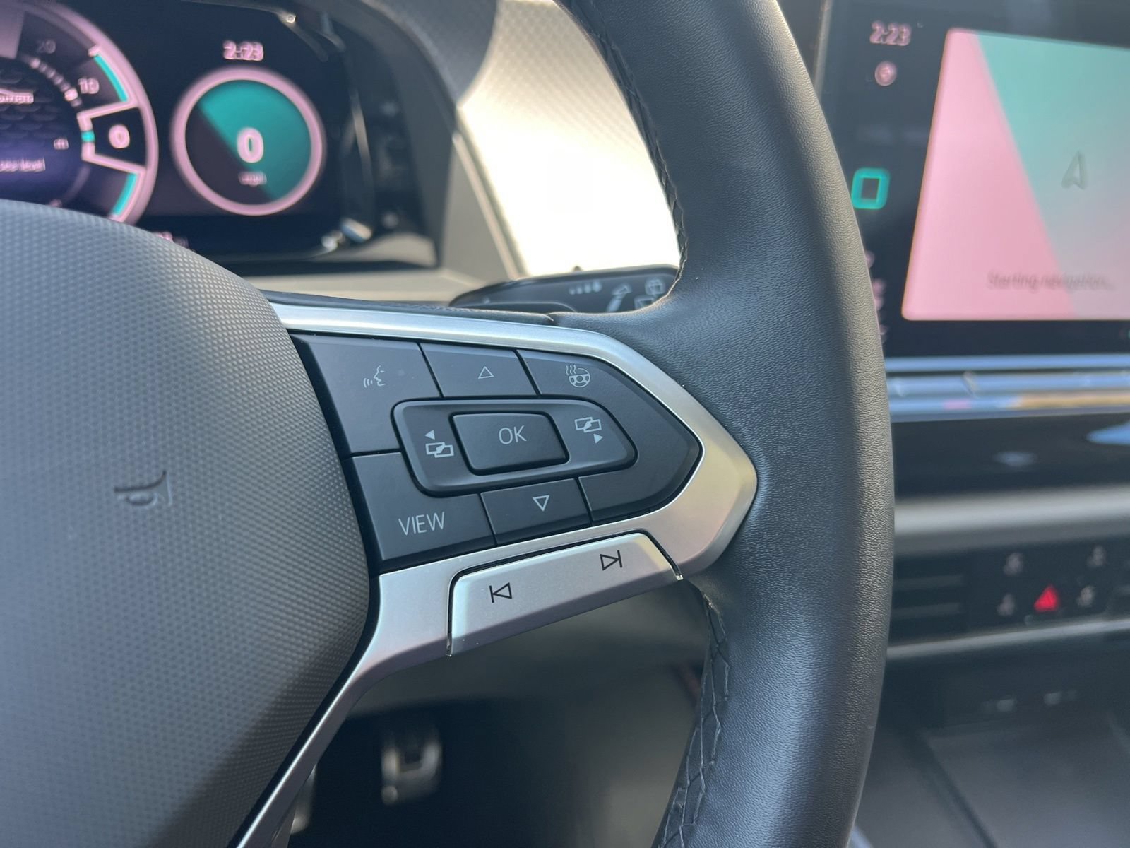 Certified 2024 Volkswagen Atlas Peak Edition SE AWD/4WD image 22