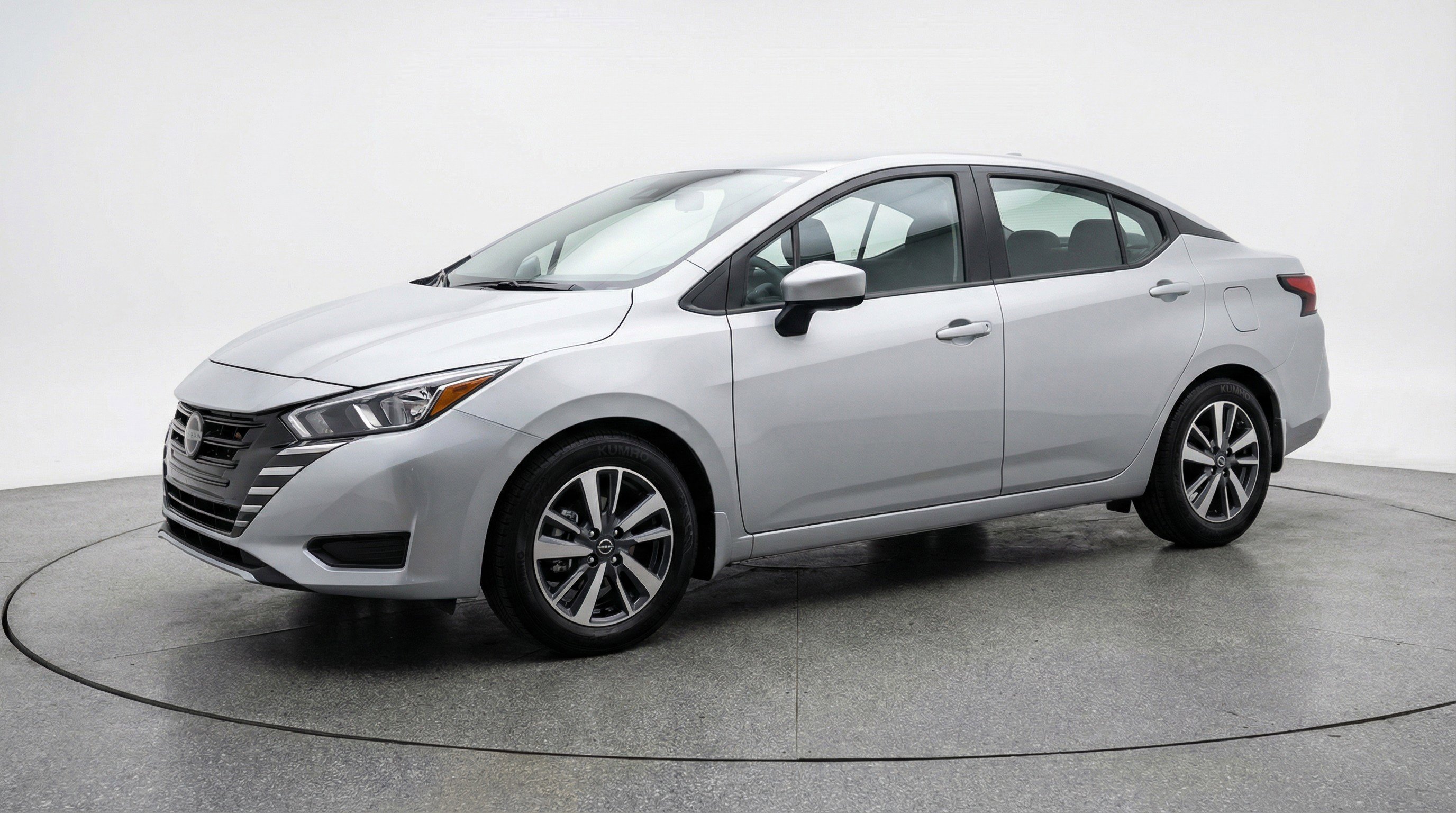 Used 2025 Nissan Versa SV FWD image 3