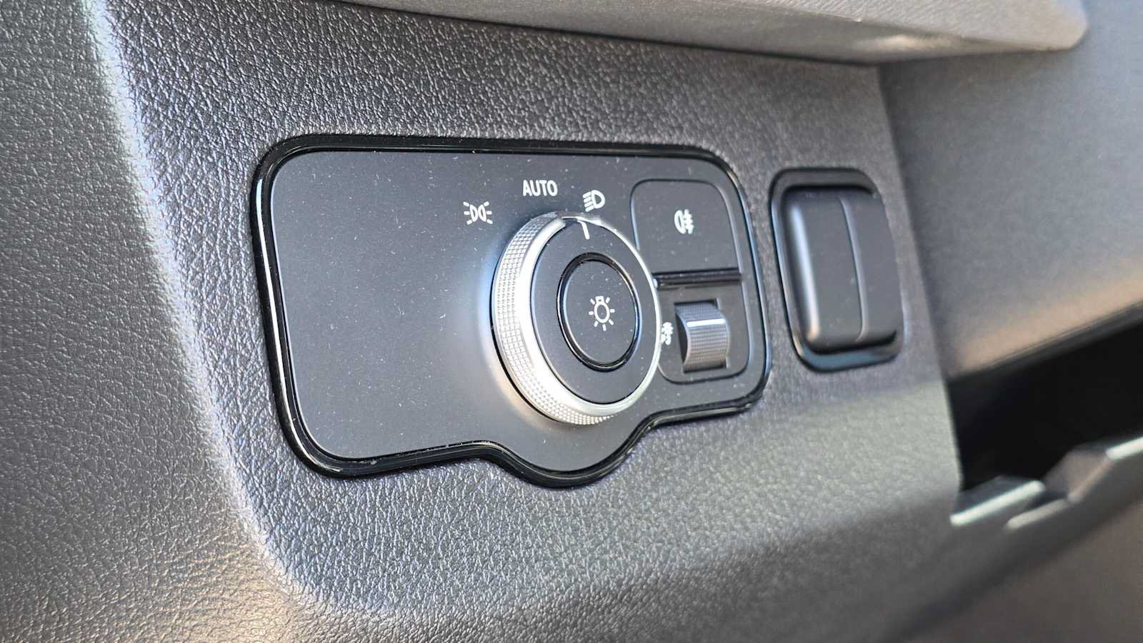 Used 2025 Mercedes-Benz Sprinter 2500 image 25