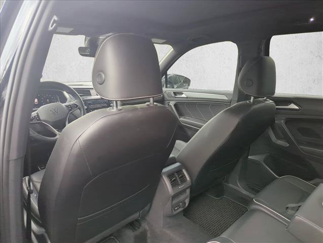 Used 2022 Volkswagen Tiguan SEL R-Line AWD/4WD image 25