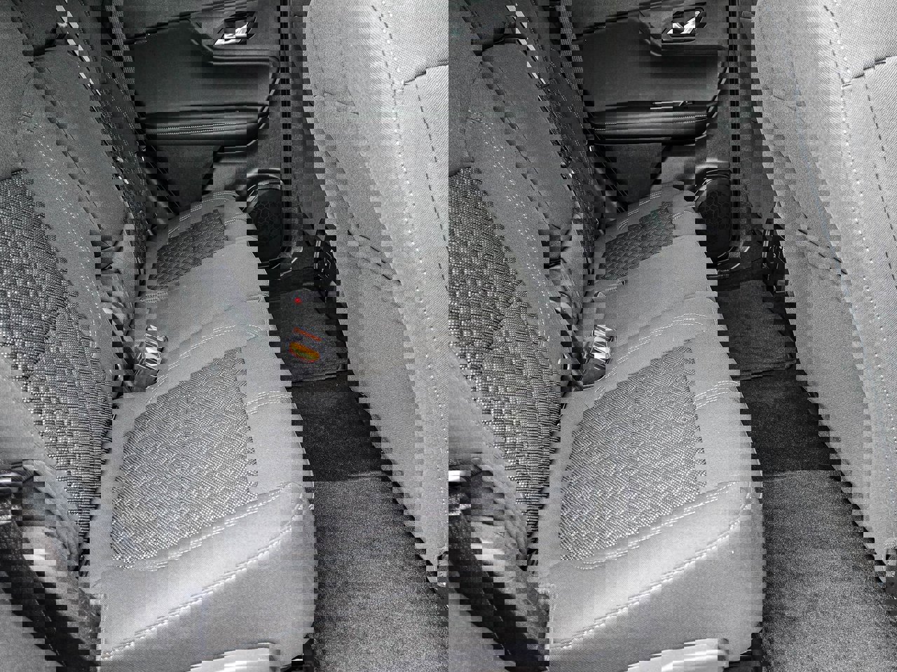 Used 2021 Chevrolet Blazer LT image 32