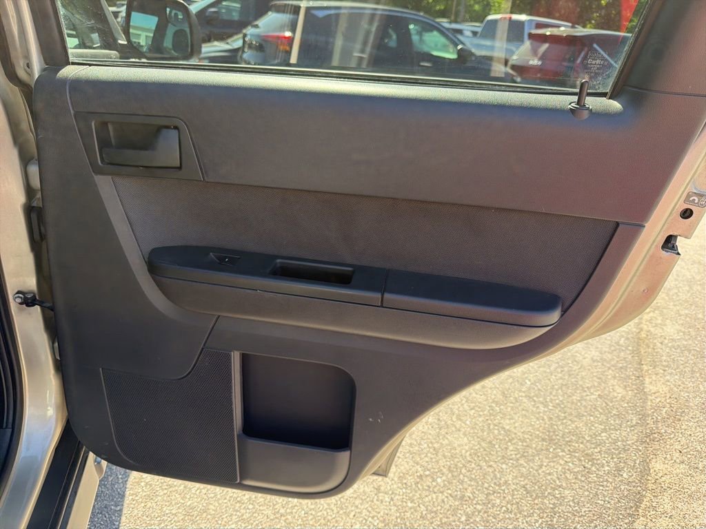 Used 2011 Ford Escape XLT w/ 201A Rapid Spec Order Code image 26