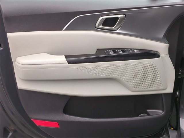 Used 2024 Kia Carnival LX image 22