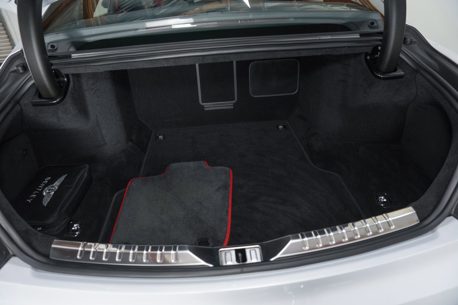 Used 2024 Bentley Flying Spur W12 image 60