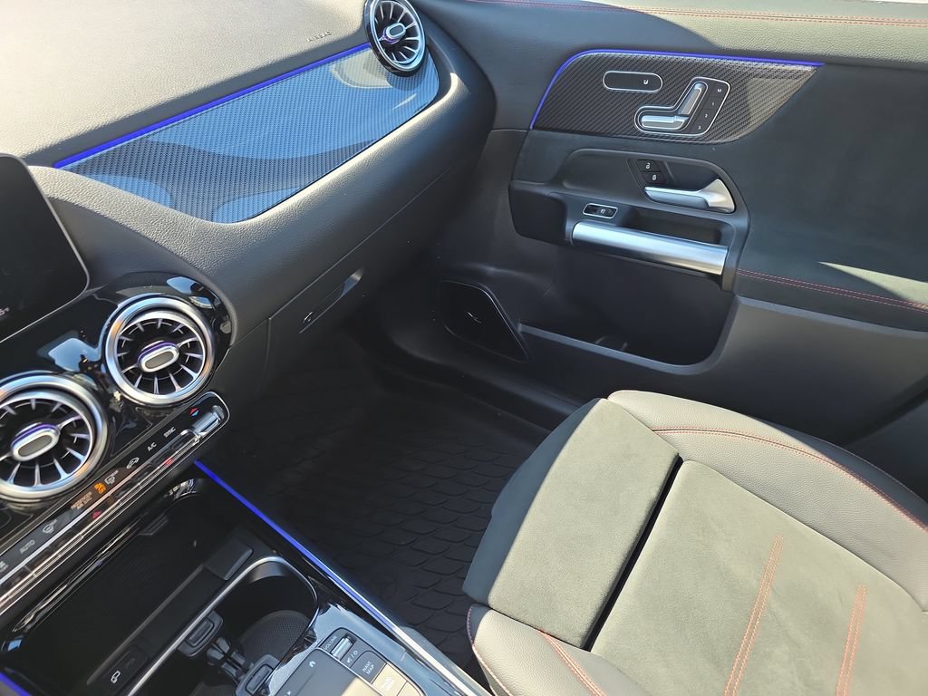 Used 2021 Mercedes-Benz GLA 250 4MATIC image 31
