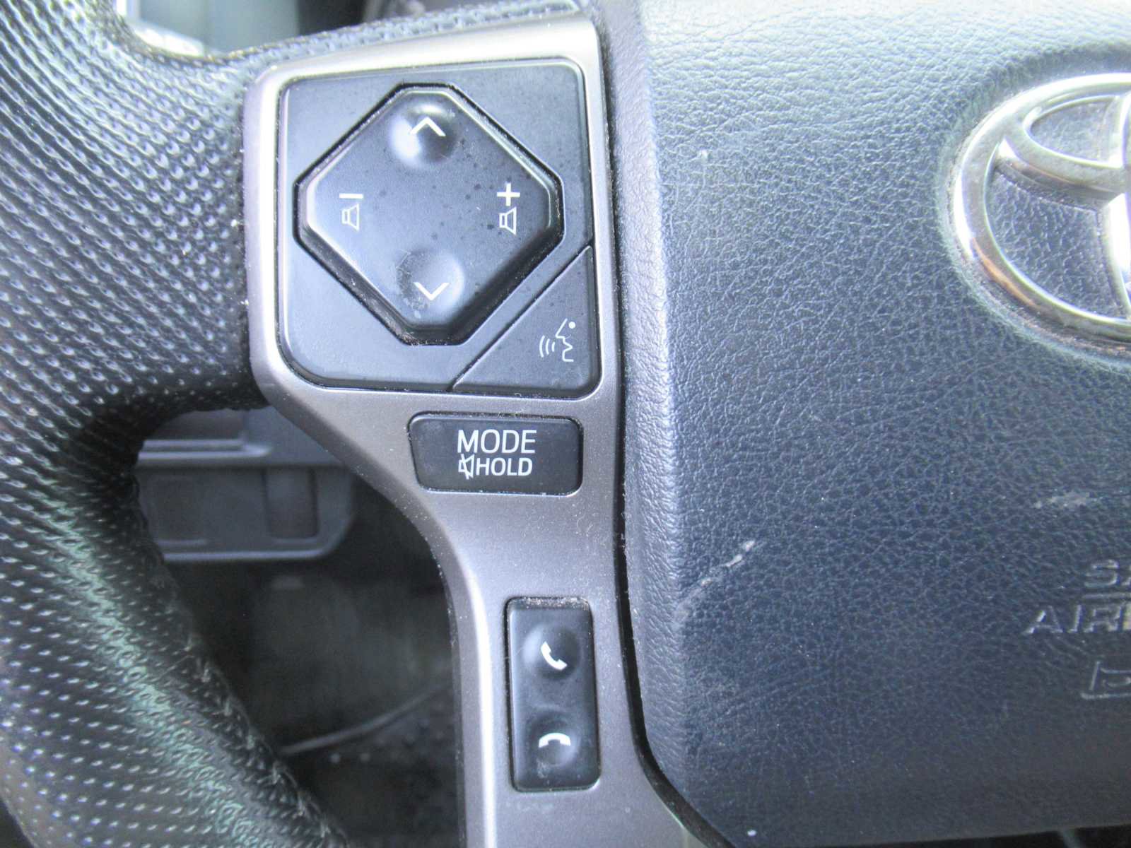 Used 2016 Toyota Tacoma SR5 w/ Towing Package image 22