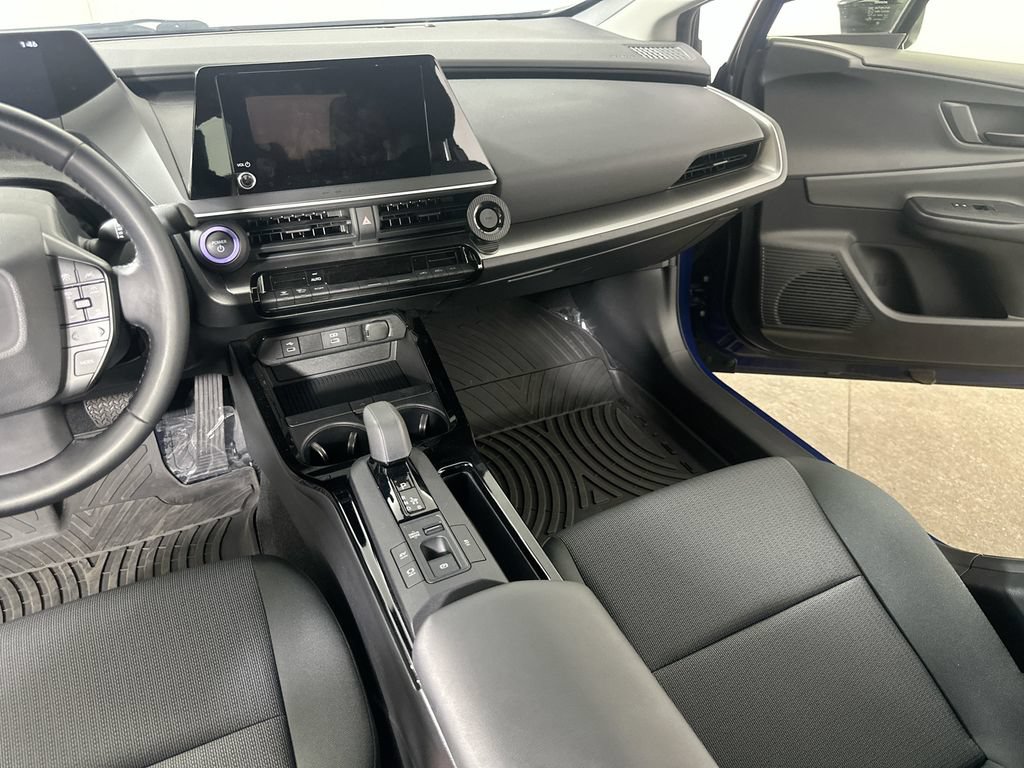 Used 2023 Toyota Prius LE FWD image 21