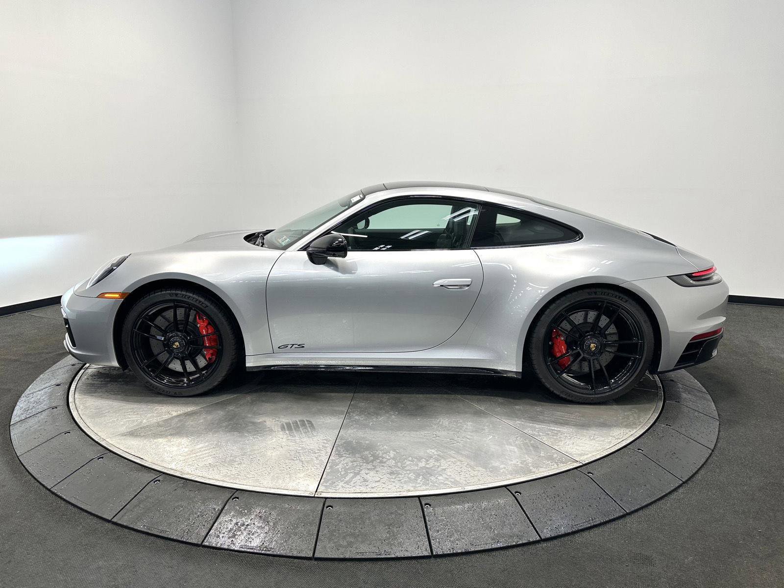 Certified 2024 Porsche 911 Carrera GTS image 3