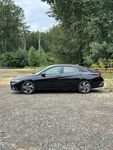 Certified 2025 Hyundai Elantra Sport FWD image 28