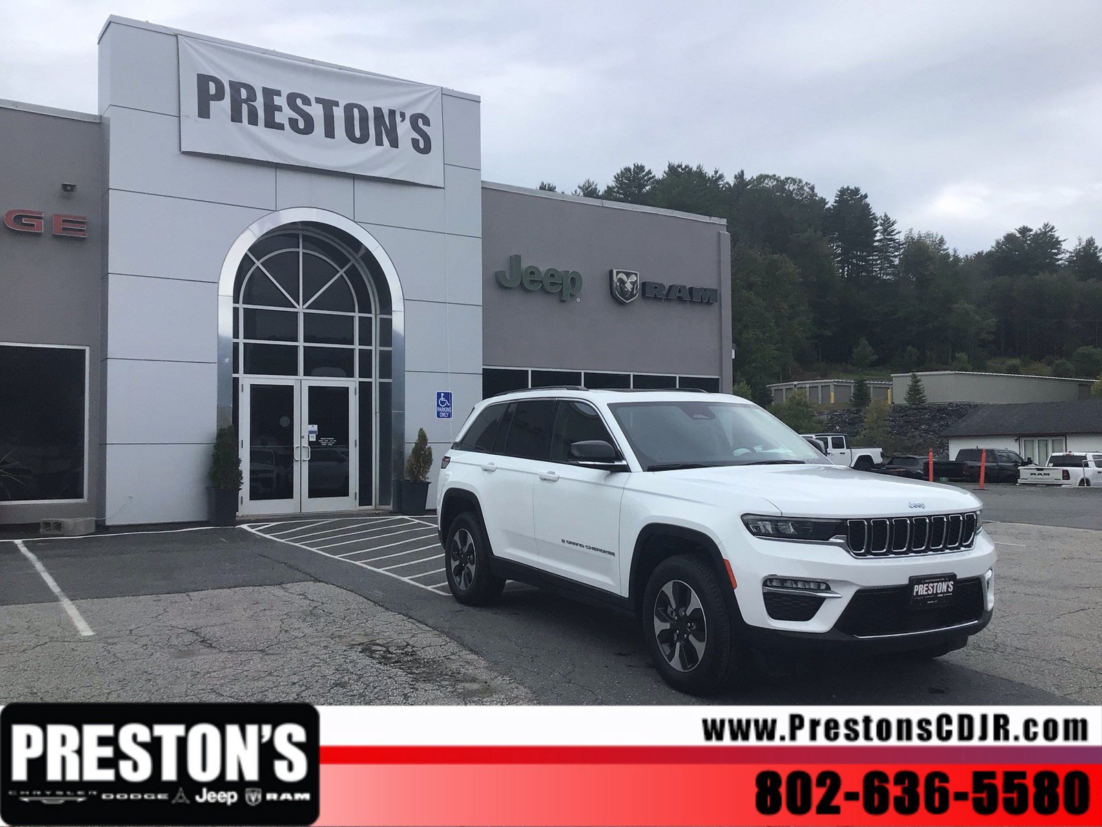 Used 2024 Jeep Grand Cherokee Limited 4xe AWD/4WD image 7