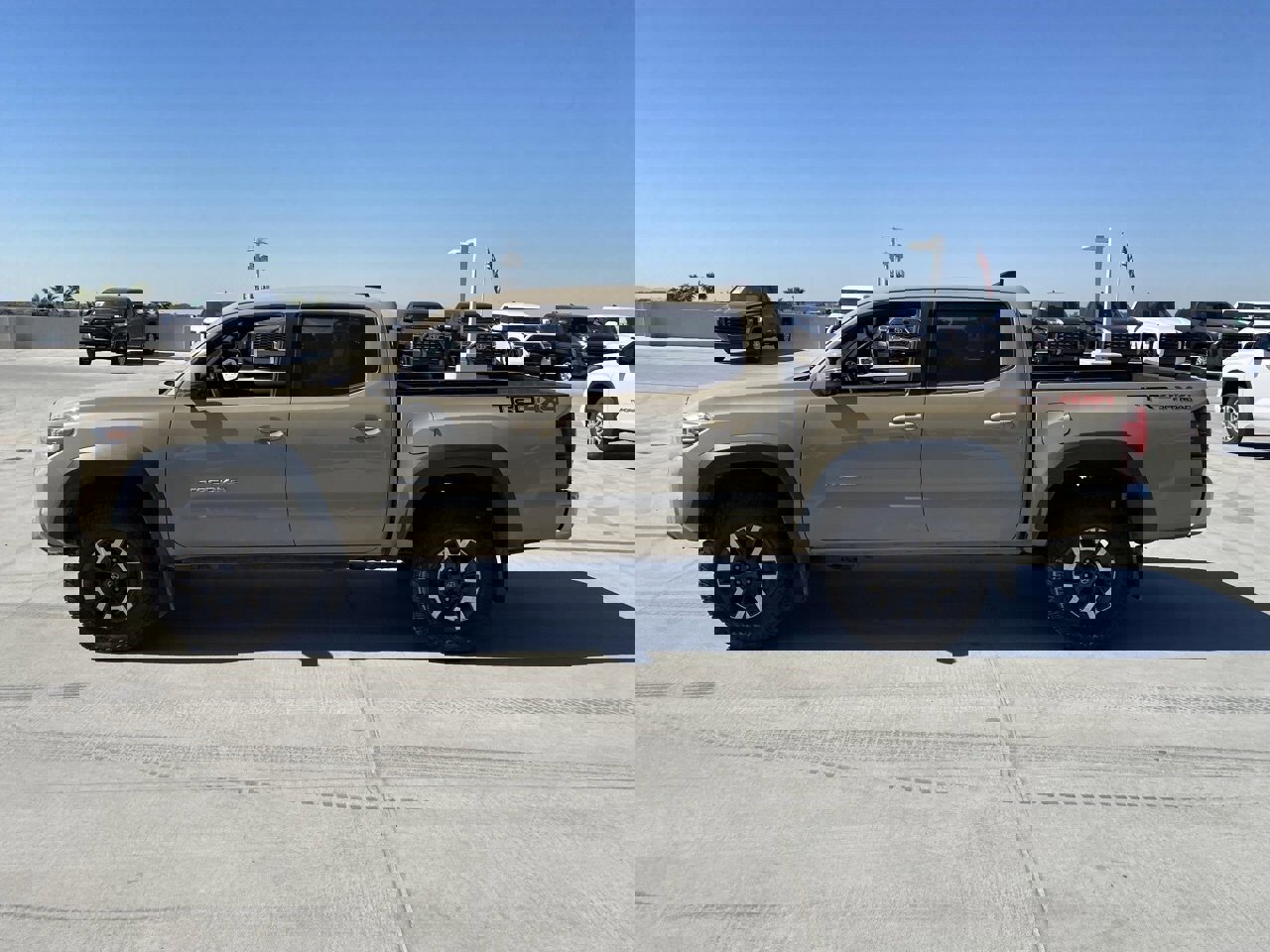 Used 2018 Toyota Tacoma TRD Off-Road image 5