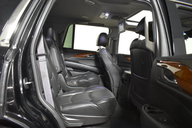 Used 2017 Cadillac Escalade Premium Luxury AWD/4WD image 35