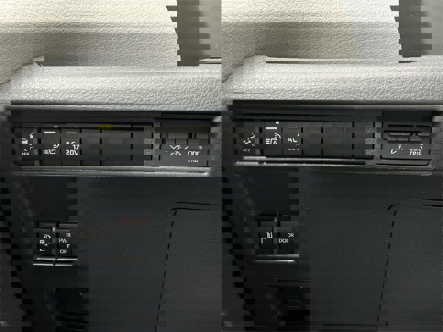 Used 2024 Toyota Sienna Limited image 25