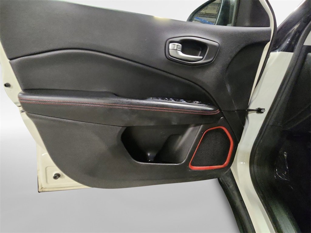 Used 2018 Jeep Compass Trailhawk image 14