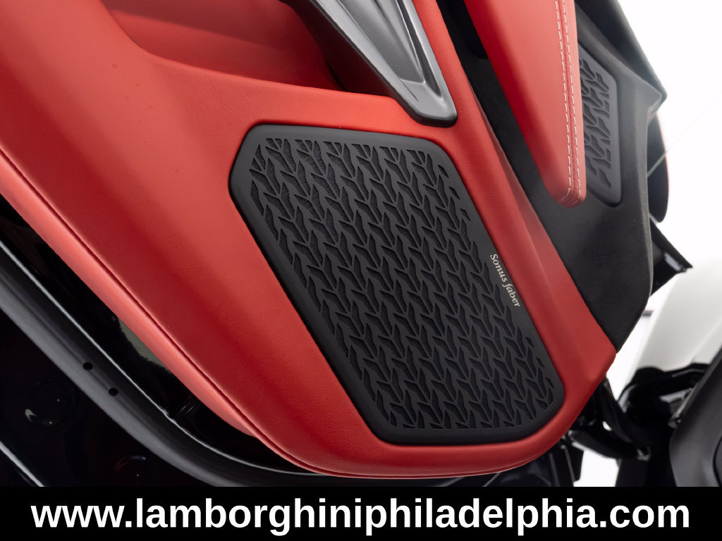 Used 2026 Lamborghini Revuelto AWD/4WD image 17