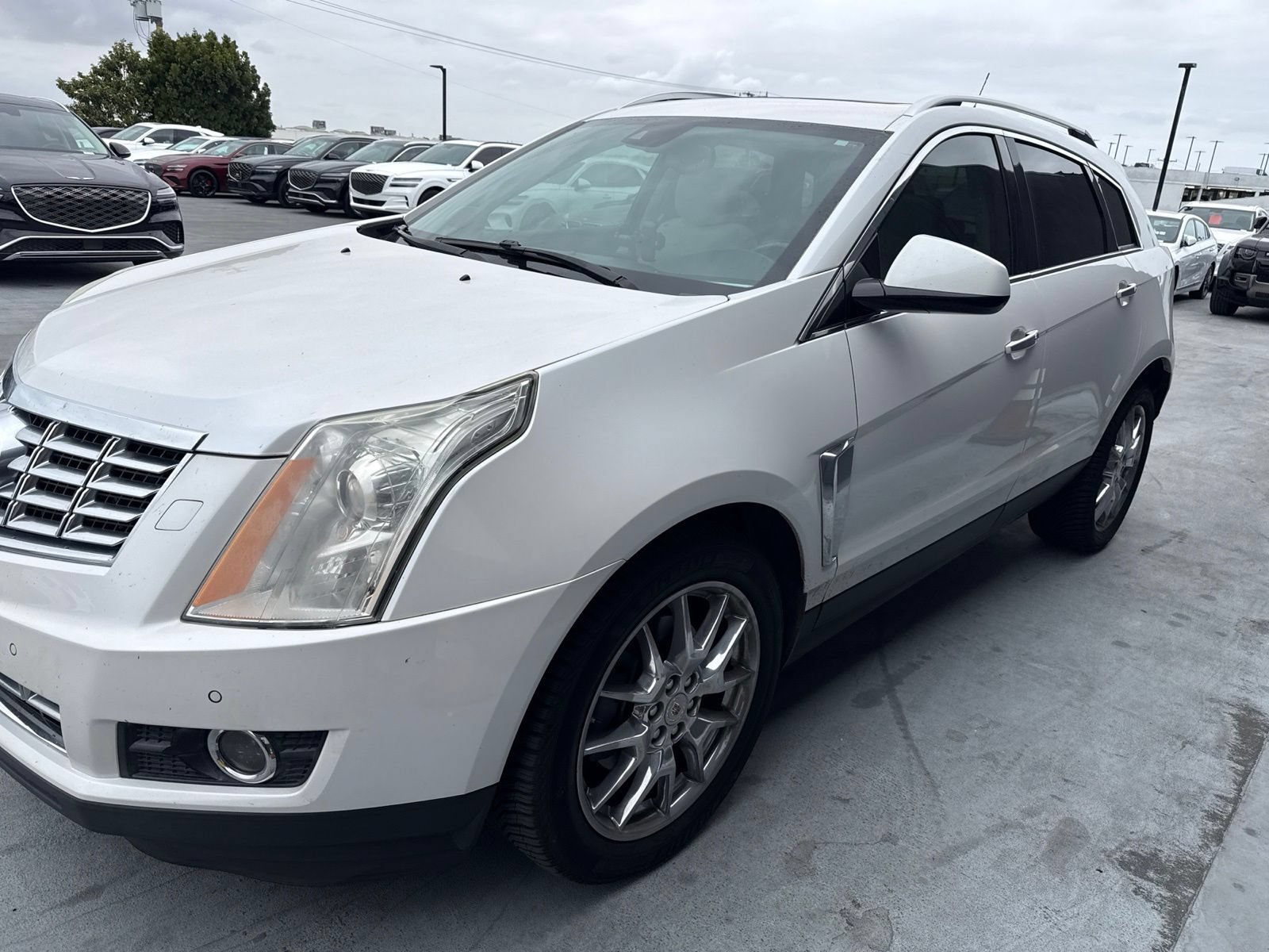 Used 2013 Cadillac SRX Performance w/ Driver Assist Package AWD/4WD image 2