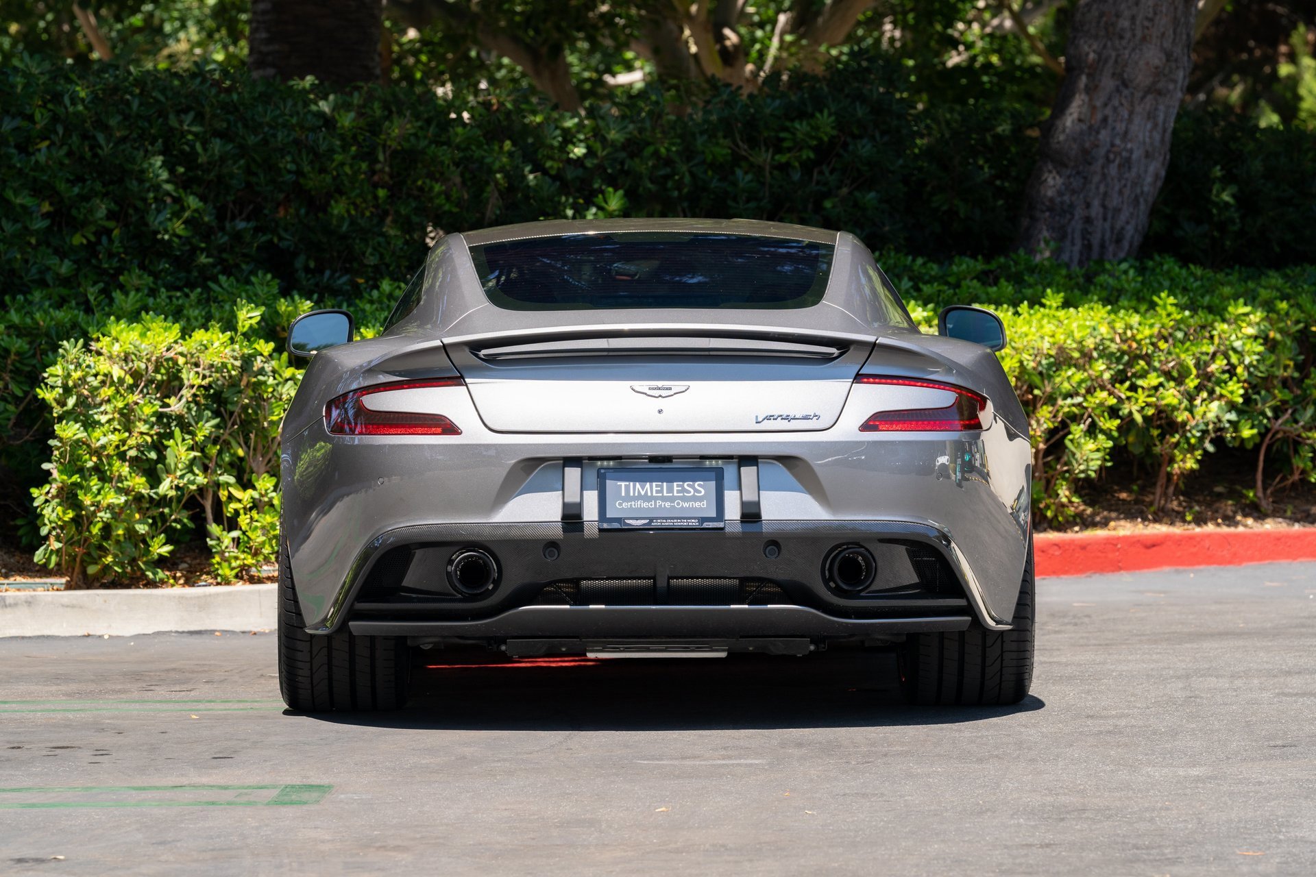 Used 2014 Aston Martin Vanquish Coupe image 6