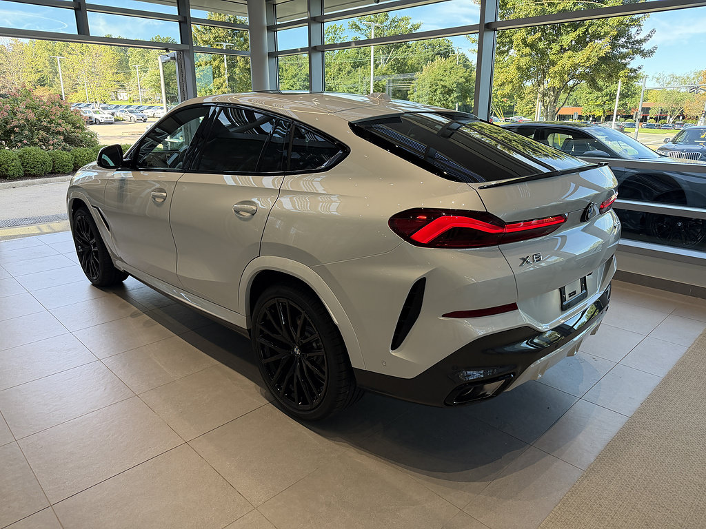 New 2027 BMW X6 xDrive40i w/ Climate Comfort Package AWD/4WD image 4