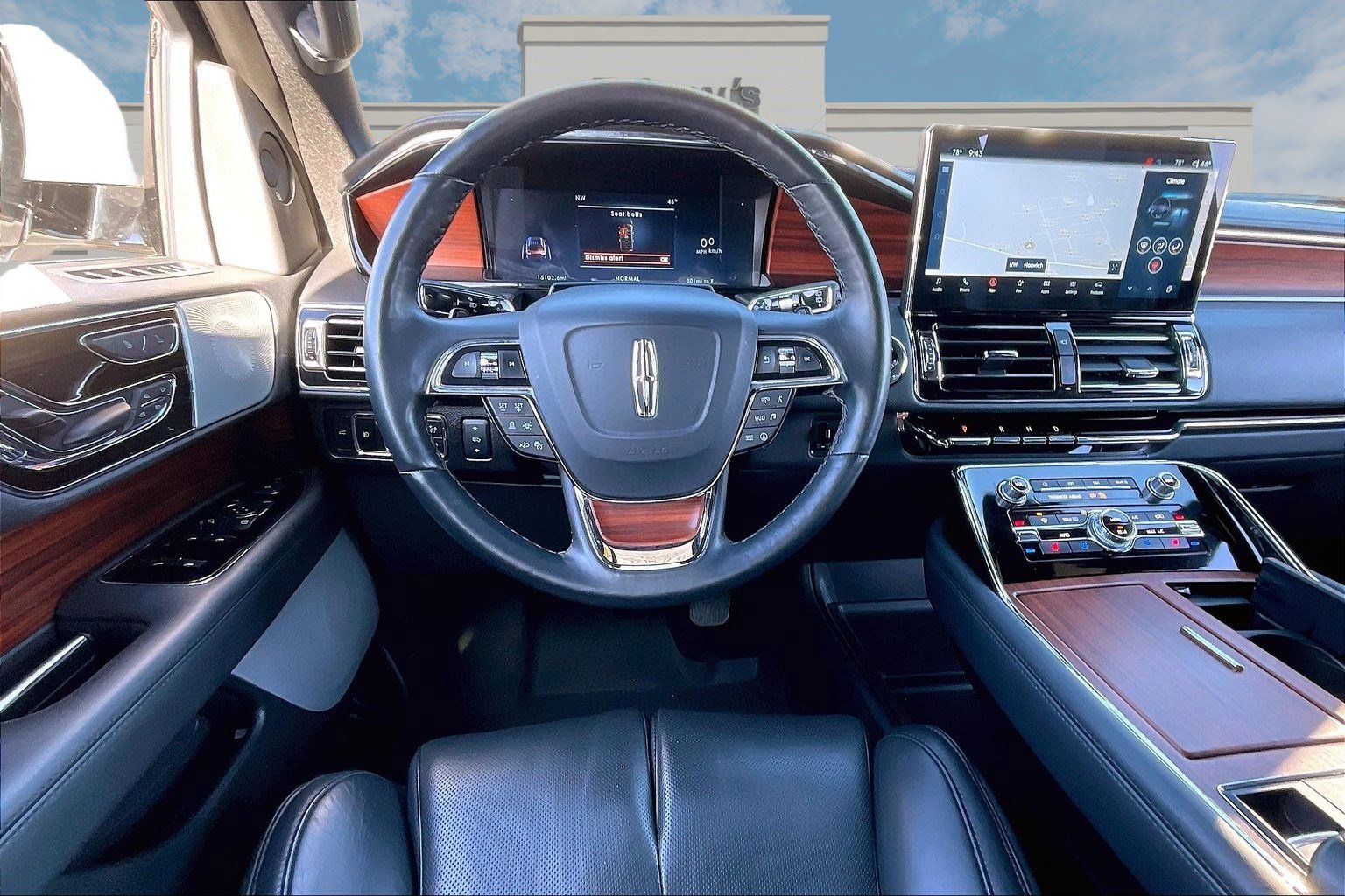 Used 2024 Lincoln Navigator Reserve w/ Equipment Group 201A image 5