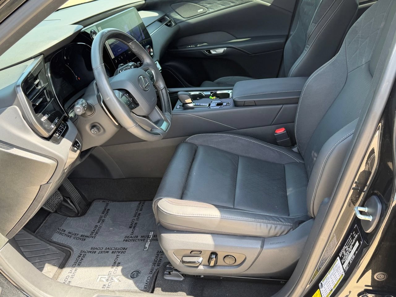 Used 2024 Lexus RX 350 FWD w/ Convenience Package image 29