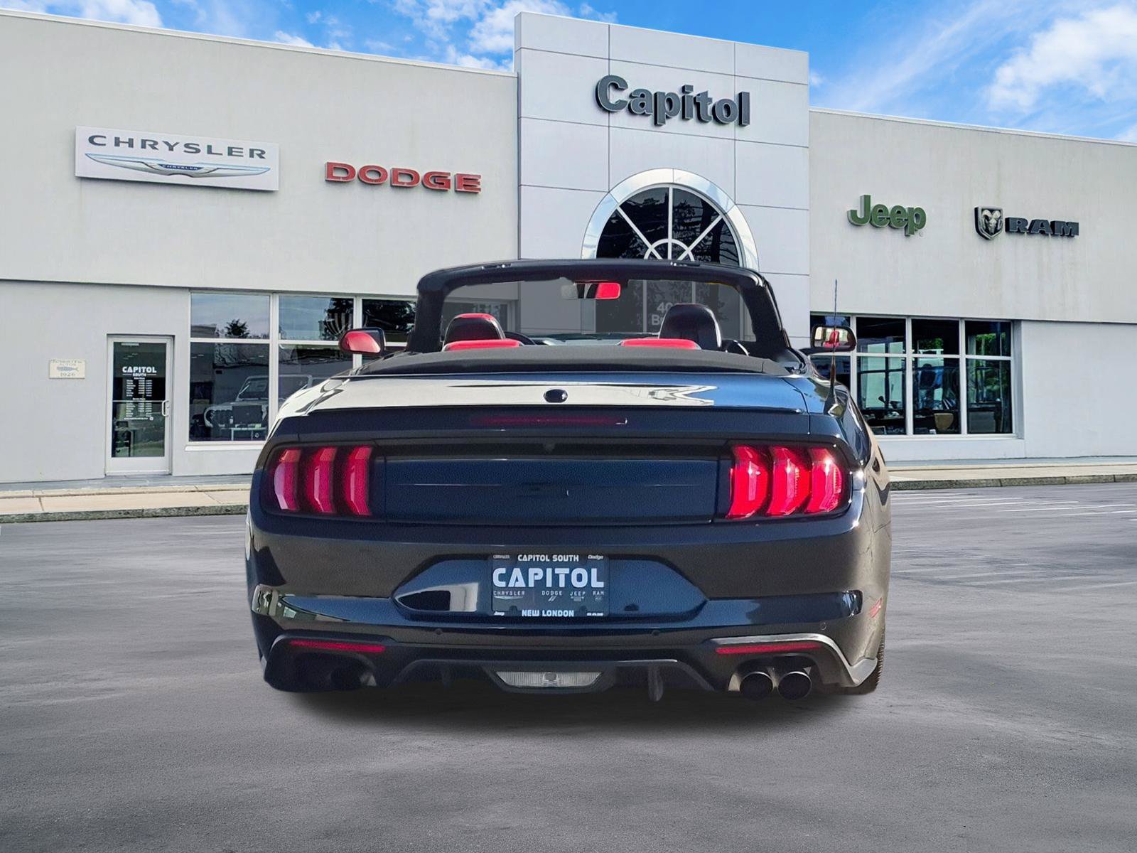 Used 2020 Ford Mustang GT Premium w/ Equipment Group 401A RWD image 4
