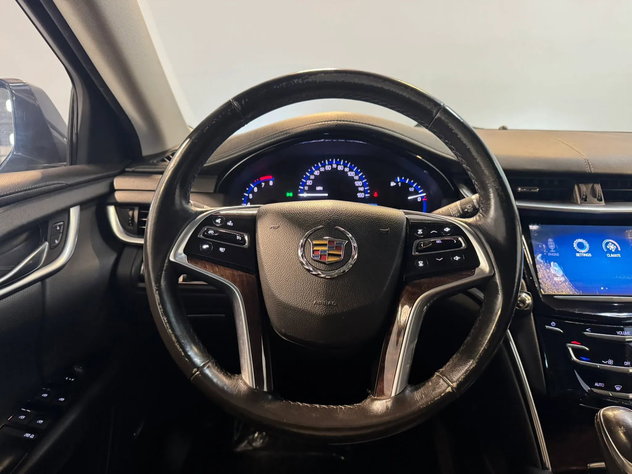 Used 2014 Cadillac XTS FWD image 13