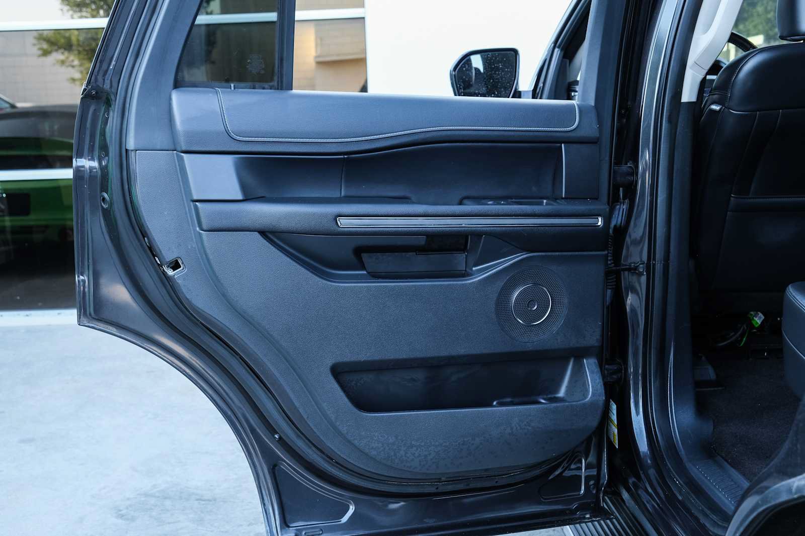 Used 2023 Ford Expedition XLT RWD image 39