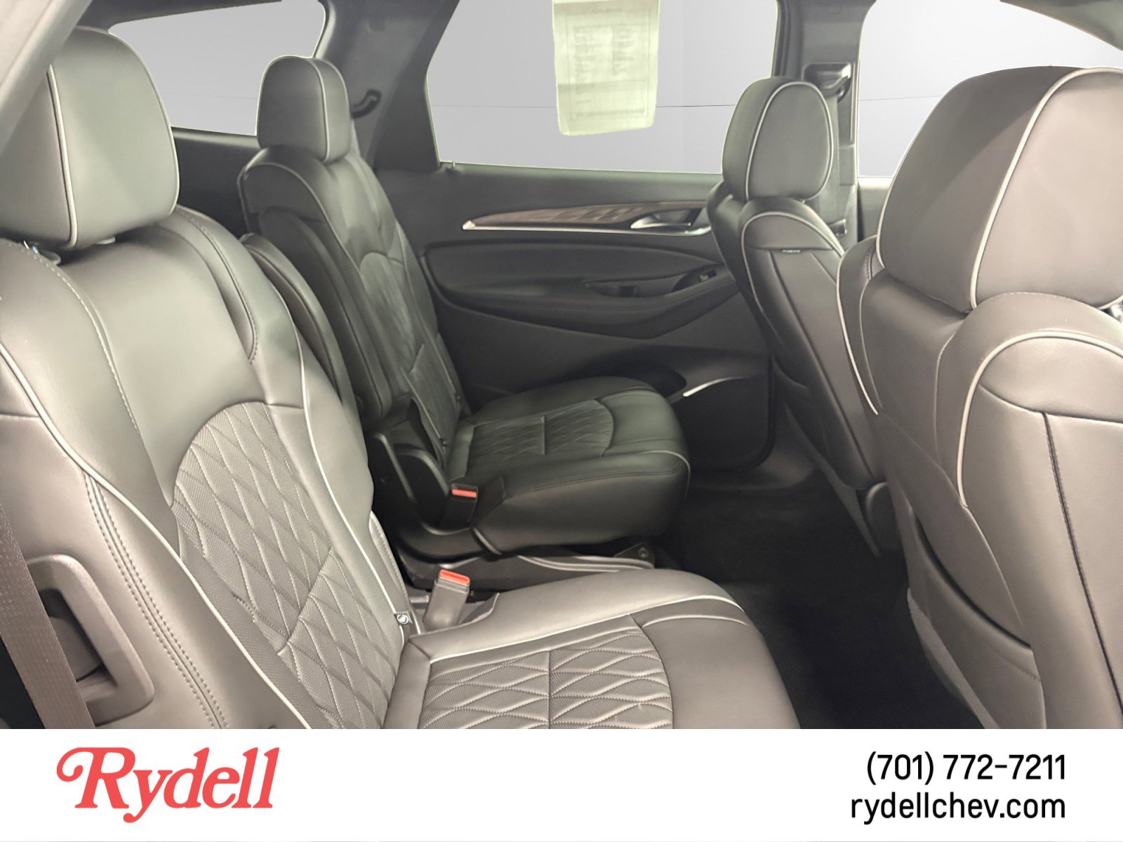 Used 2024 Buick Enclave Avenir w/ Avenir Technology Package AWD/4WD image 18