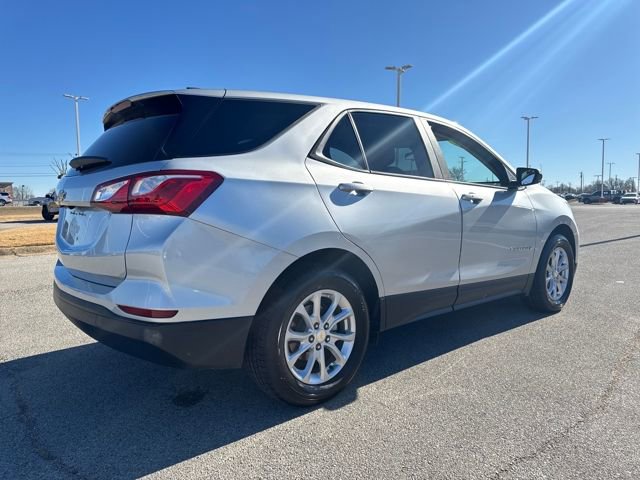 Used 2021 Chevrolet Equinox LS w/ LS Convenience Package image 6