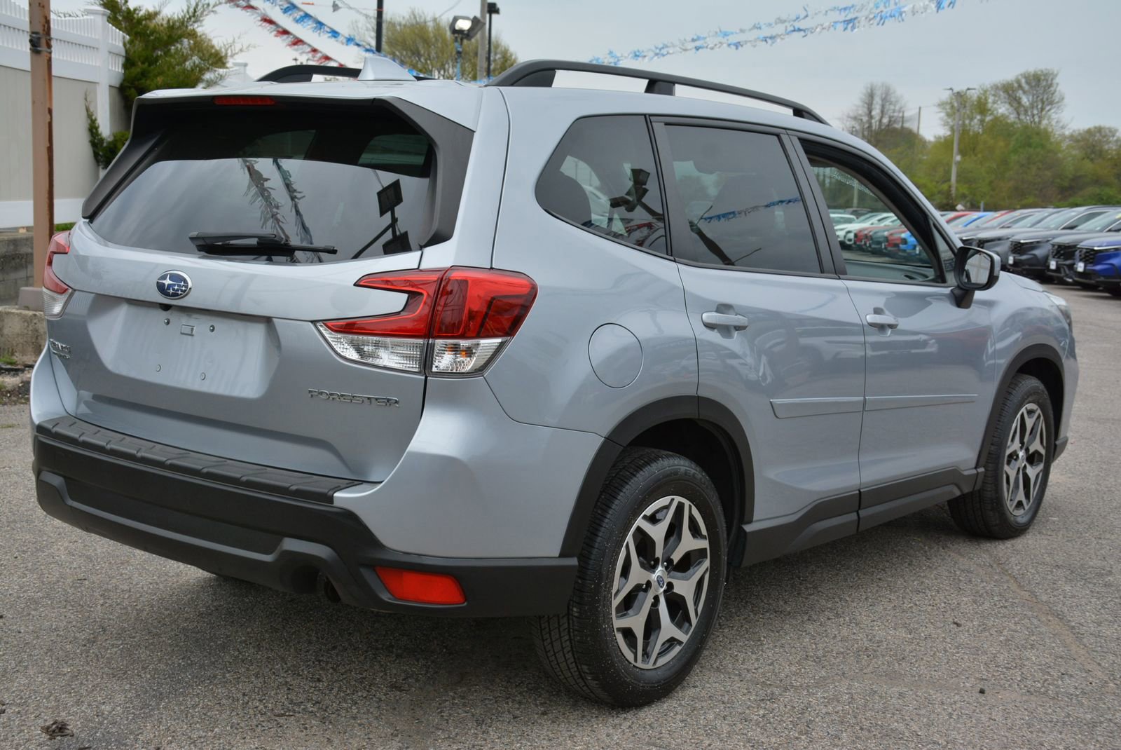 Used 2021 Subaru Forester Premium AWD/4WD image 4
