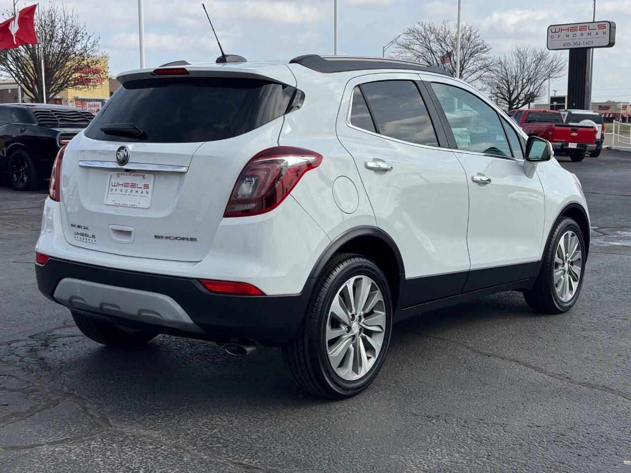 Used 2018 Buick Encore Preferred image 5