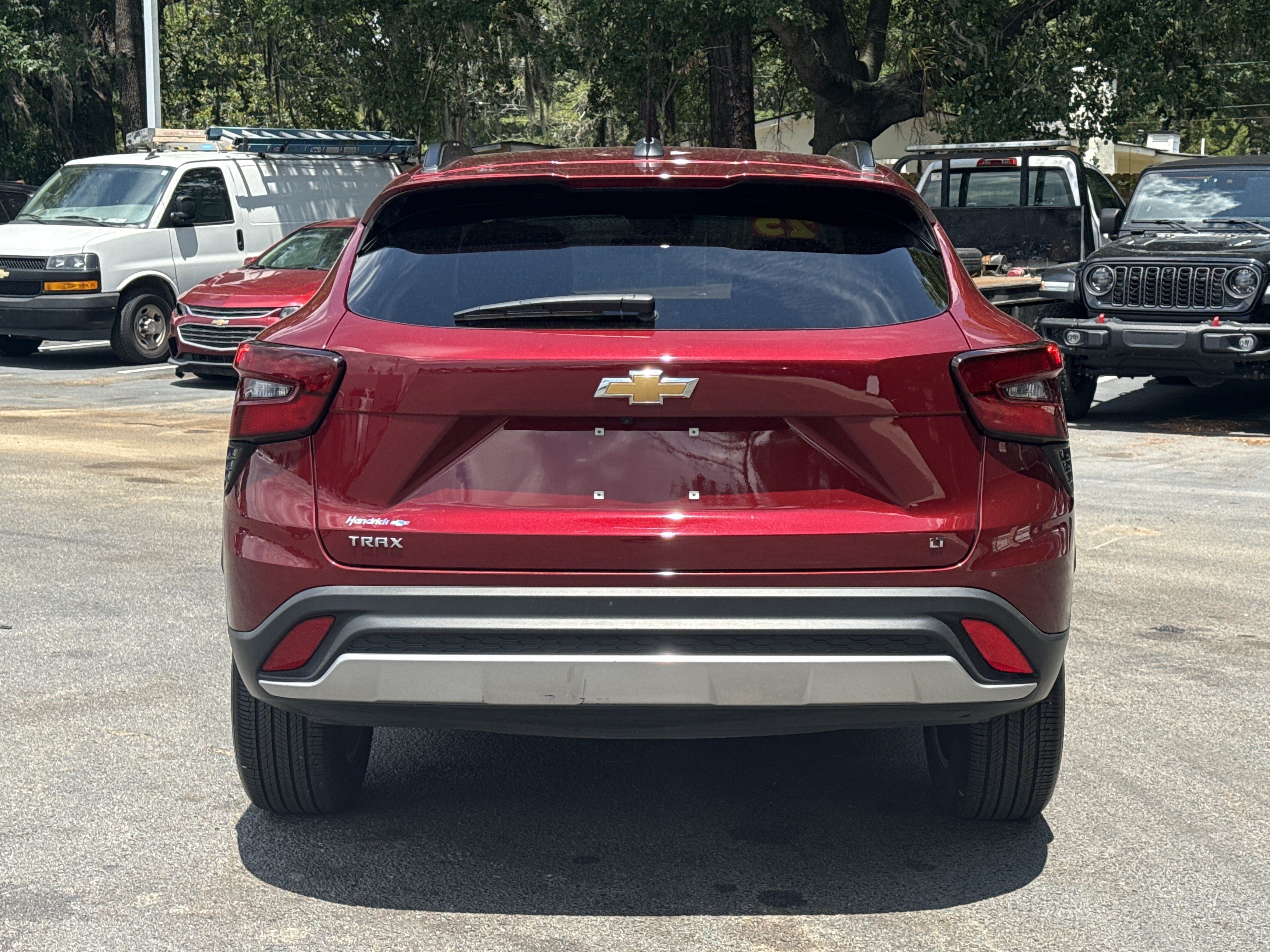 Used 2025 Chevrolet Trax LT FWD image 13
