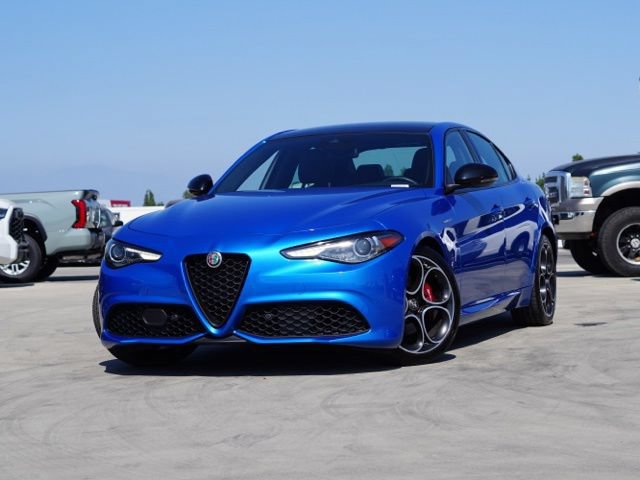 Used 2023 Alfa Romeo Giulia Veloce RWD image 4