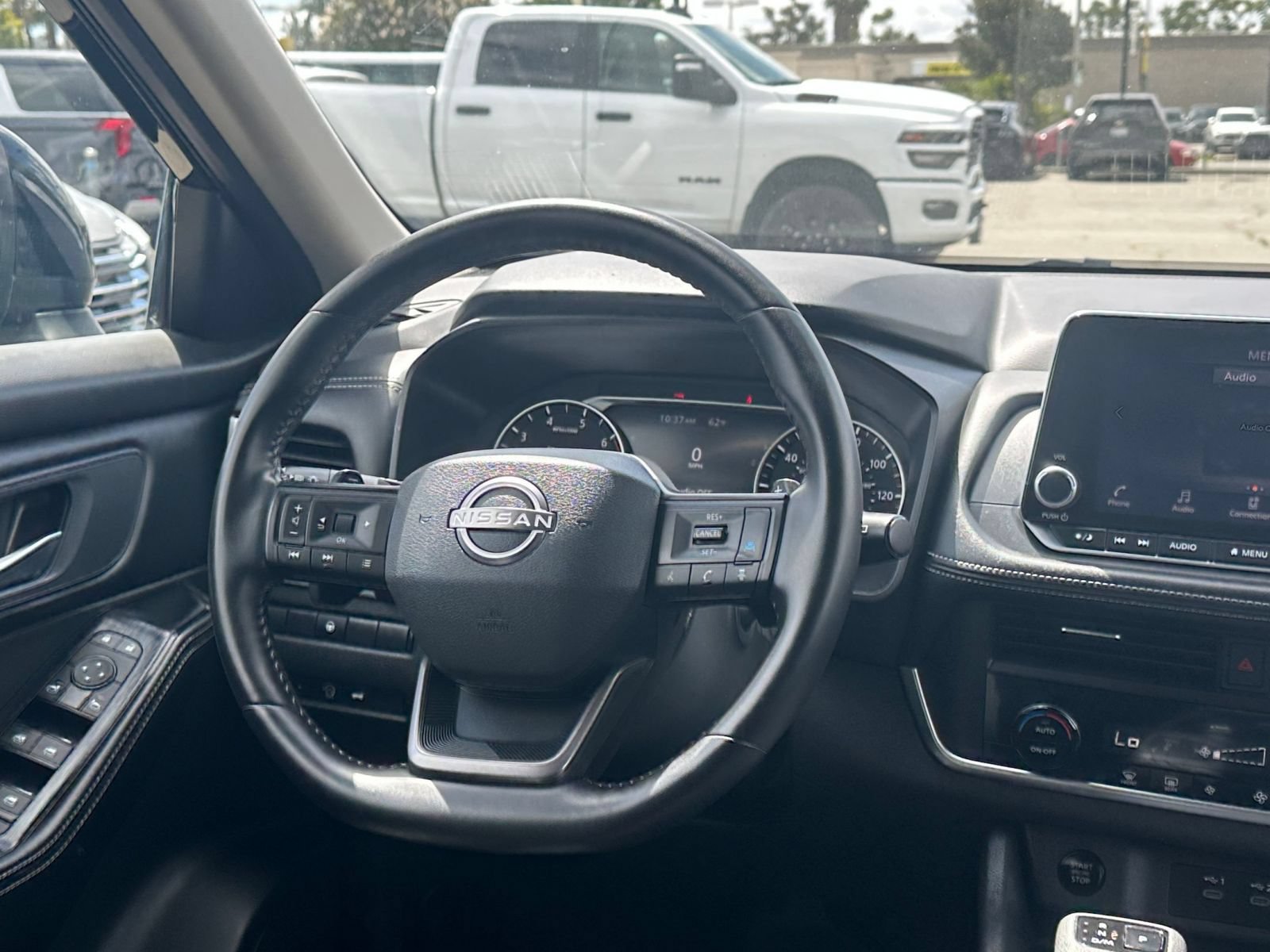Used 2025 Nissan Rogue SV FWD image 36
