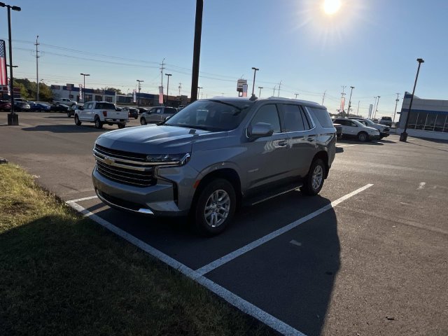 Certified 2024 Chevrolet Tahoe LT w/ Luxury Package AWD/4WD image 6