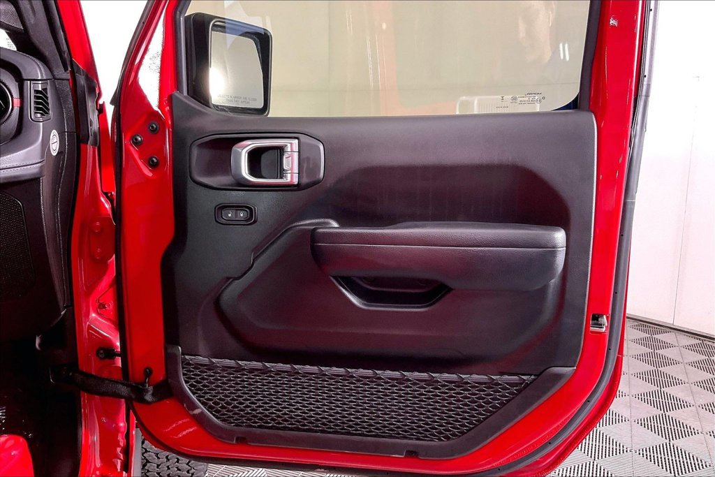 Used 2025 Jeep Wrangler Unlimited Rubicon AWD/4WD image 22