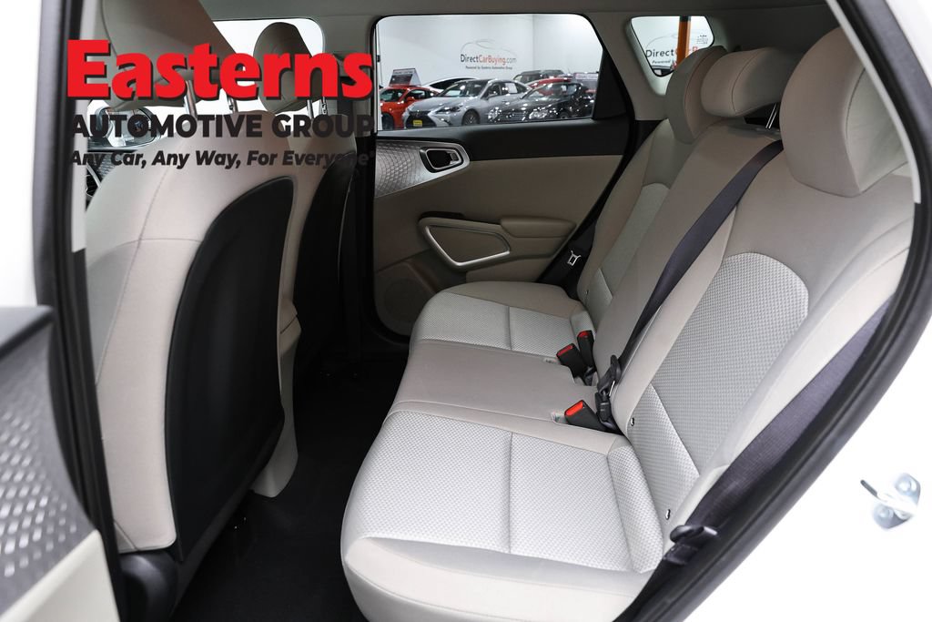 Used 2025 Kia Soul LX FWD image 20