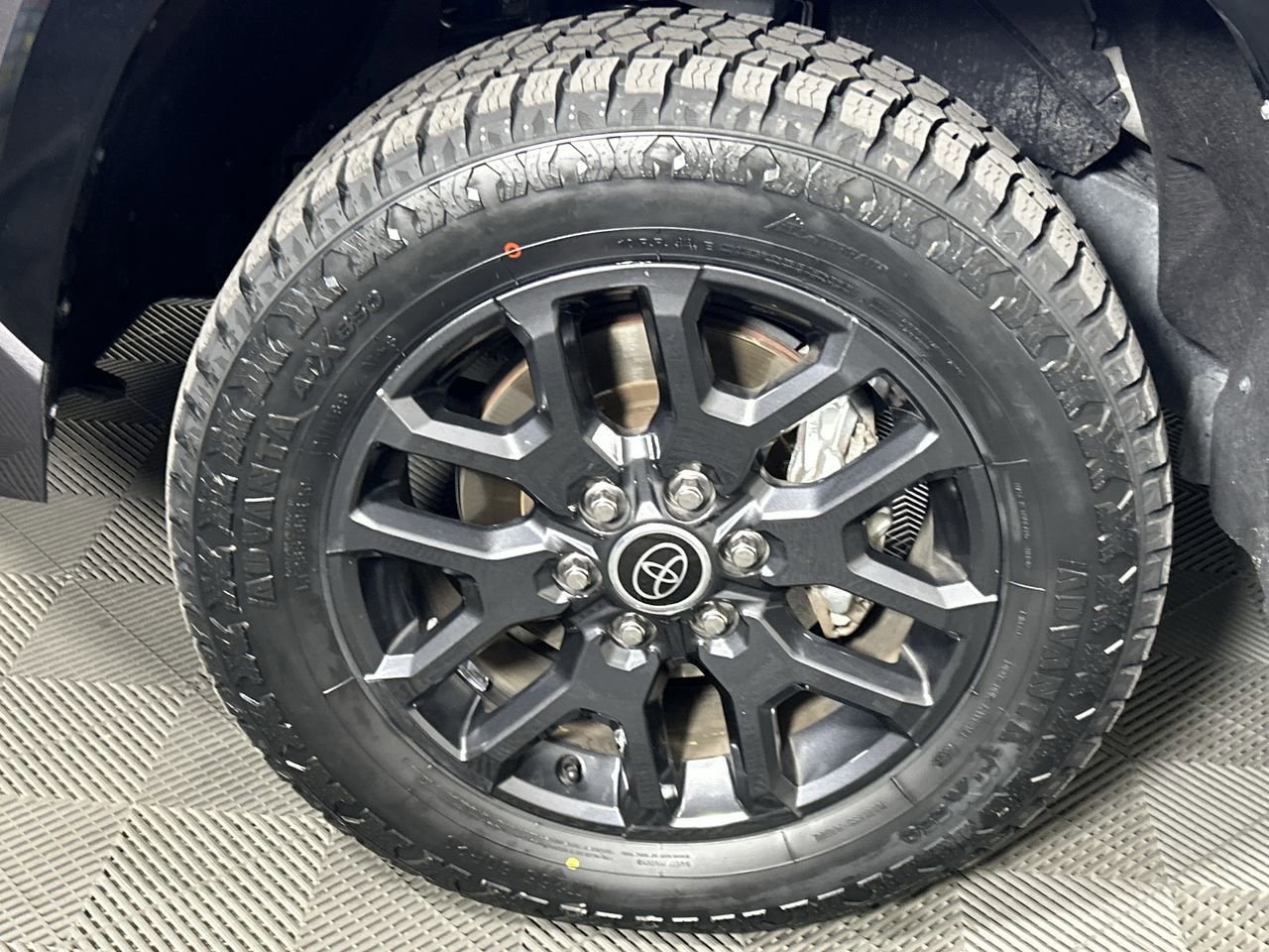 Used 2023 Toyota Tundra Platinum w/ Advanced Package image 9