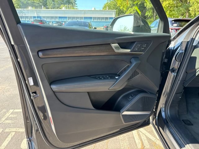 Used 2023 Audi Q5 Prestige w/ Prestige Package AWD/4WD image 11