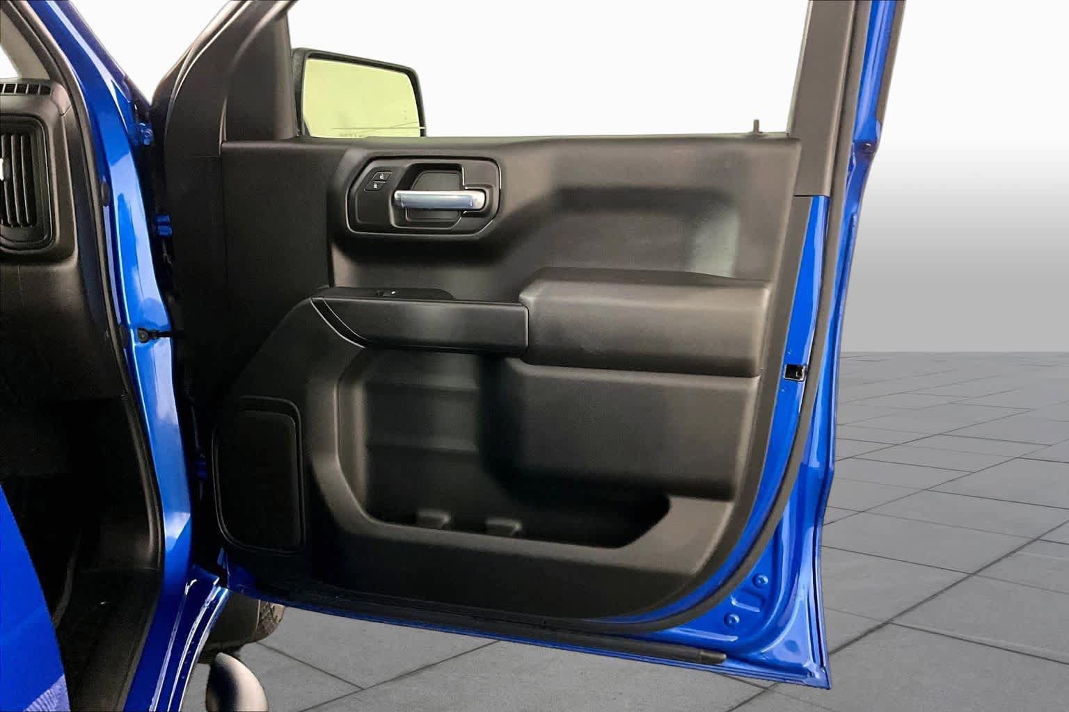 Used 2024 Chevrolet Silverado 1500 Custom w/ Turbomax Blackout Package AWD/4WD image 22
