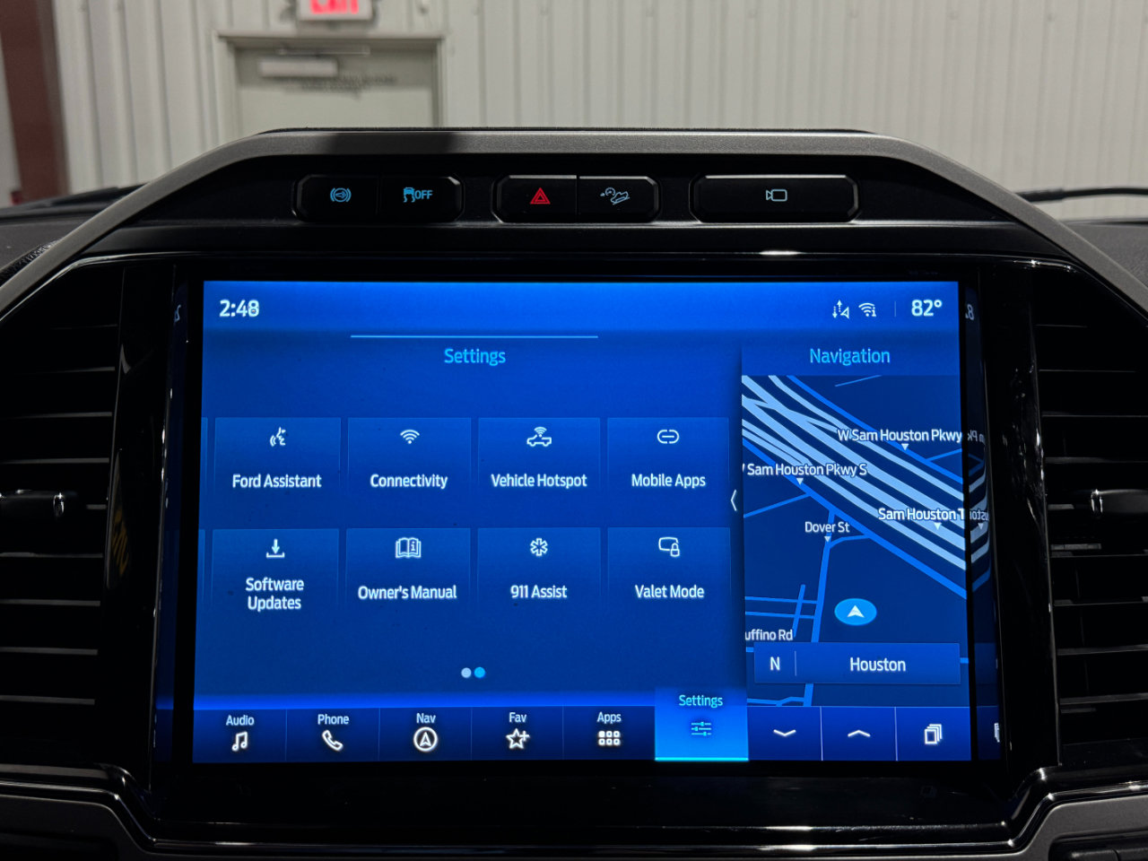 Used 2022 Ford F250 Lariat w/ Chrome Package image 43