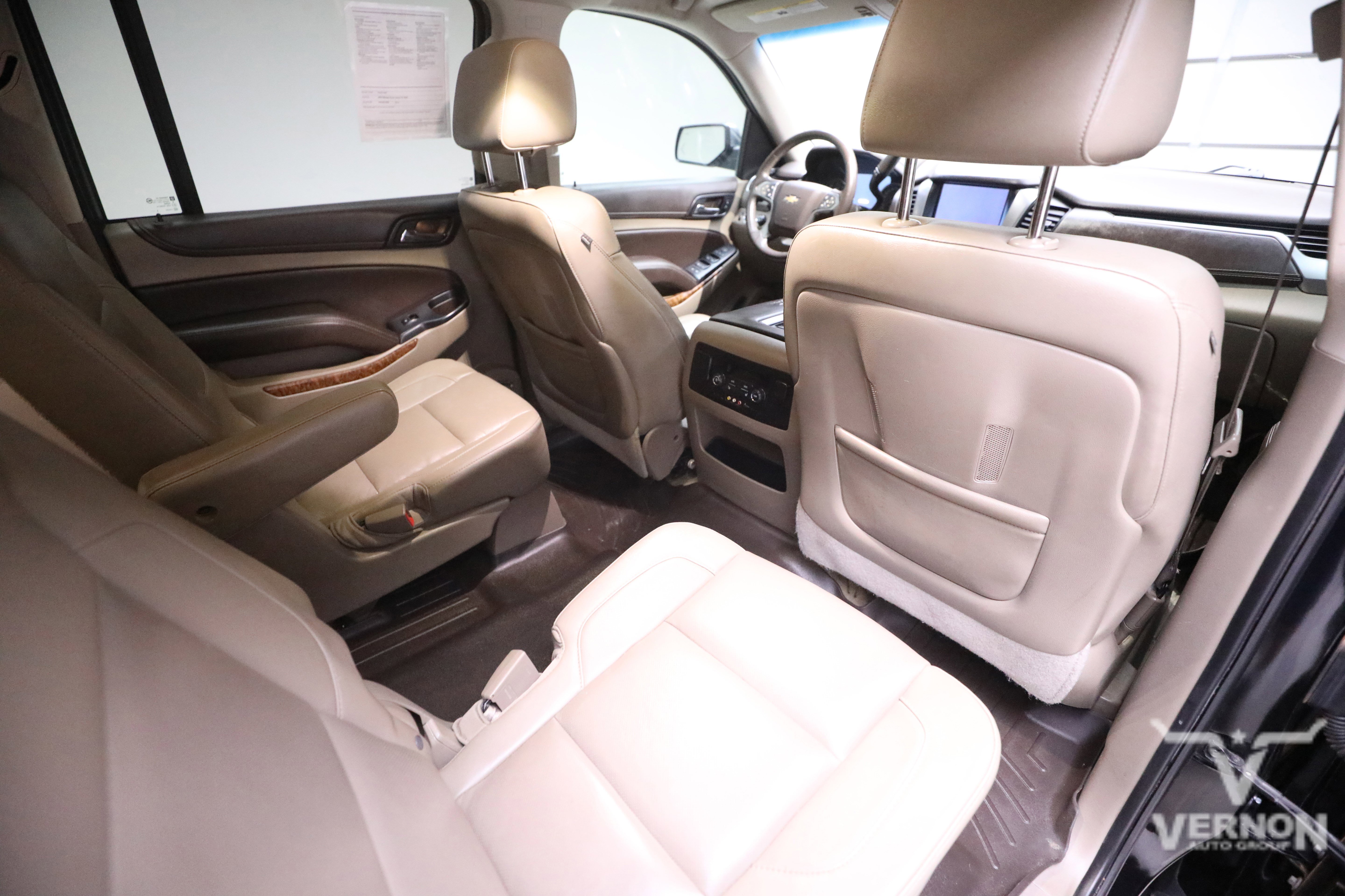 Used 2016 Chevrolet Suburban LTZ image 12