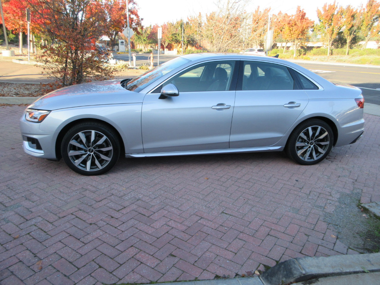 Used 2024 Audi A4 2.0T Premium image 3