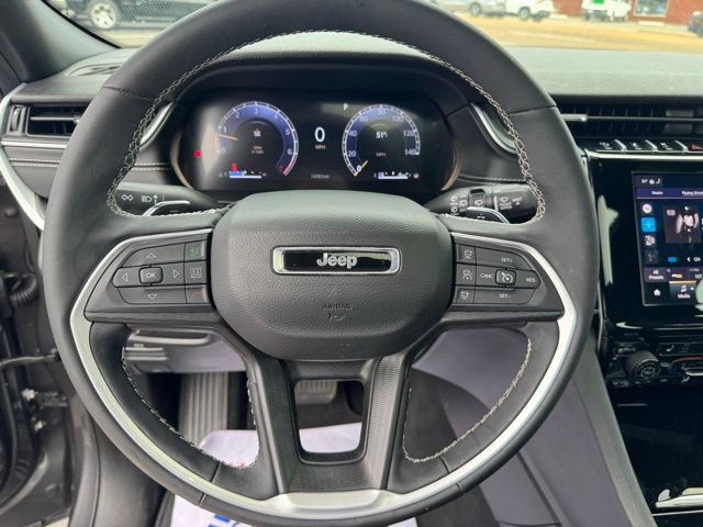 Used 2025 Jeep Grand Cherokee L Altitude AWD/4WD image 13