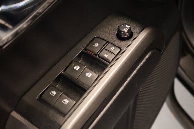 Used 2020 Toyota Tacoma TRD Off-Road AWD/4WD image 11