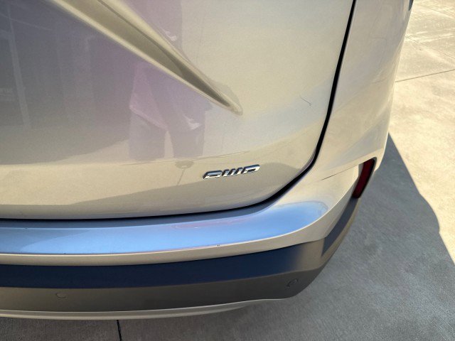 Used 2024 Ford Edge SEL image 6