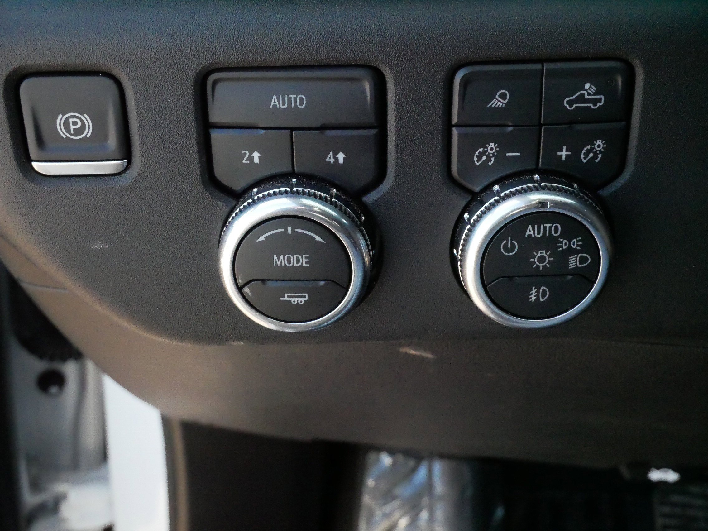 Used 2025 GMC Sierra 1500 SLT AWD/4WD image 26